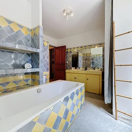 别墅 Piscine - Aigues-vives By Interhome *